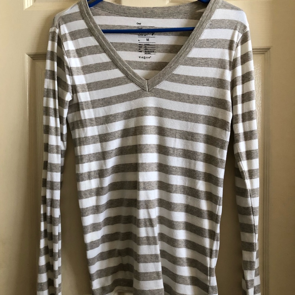 Long sleeve Gap shirt